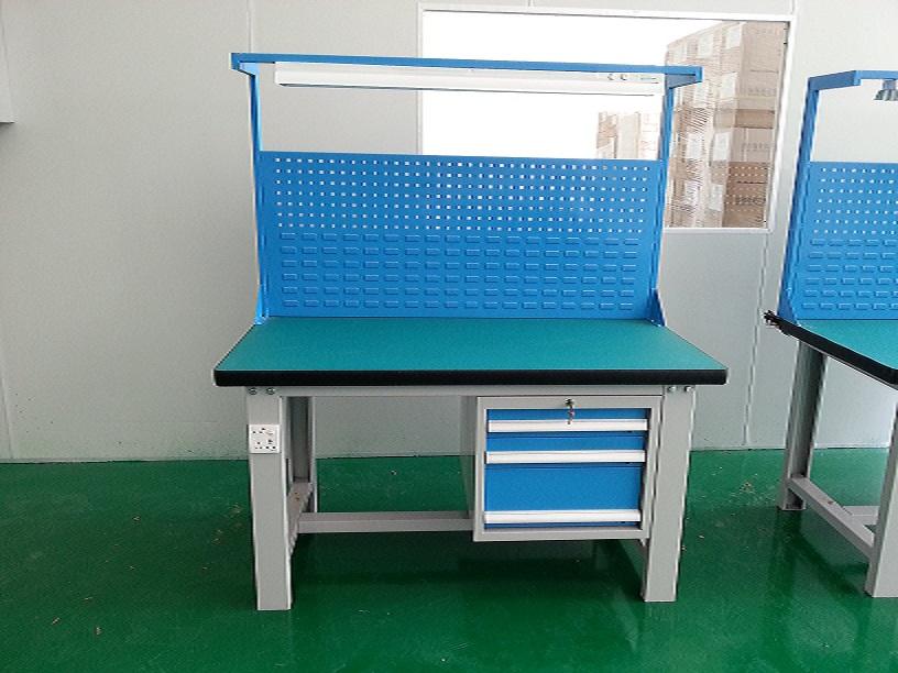 钳工工作台使用时需要注意的问题